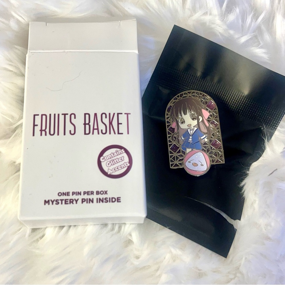 Tohru Honda Fruits Basket glitter blind pin
Brand new